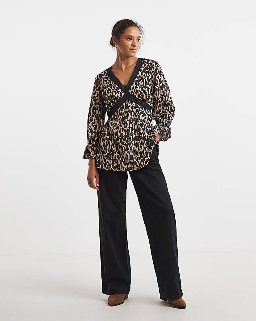 New In - Lace Trim Top