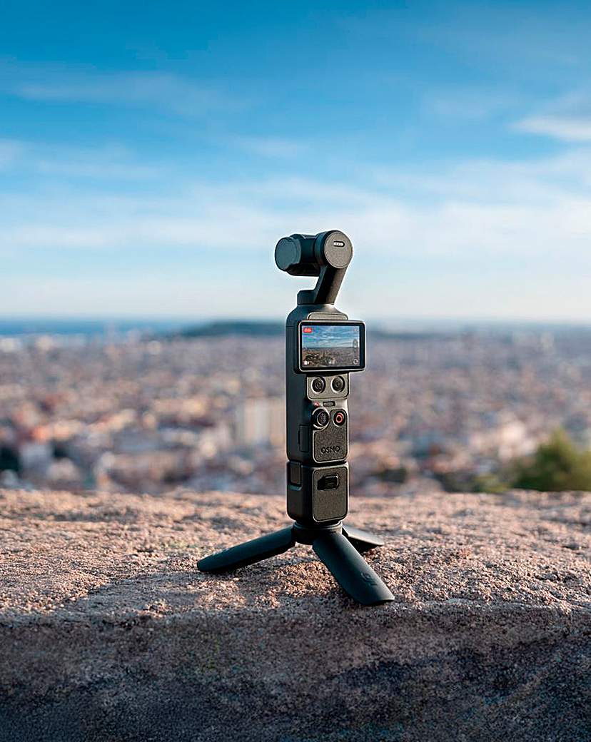 View 3 of DJI Osmo Pocket 4 Creator Combo
