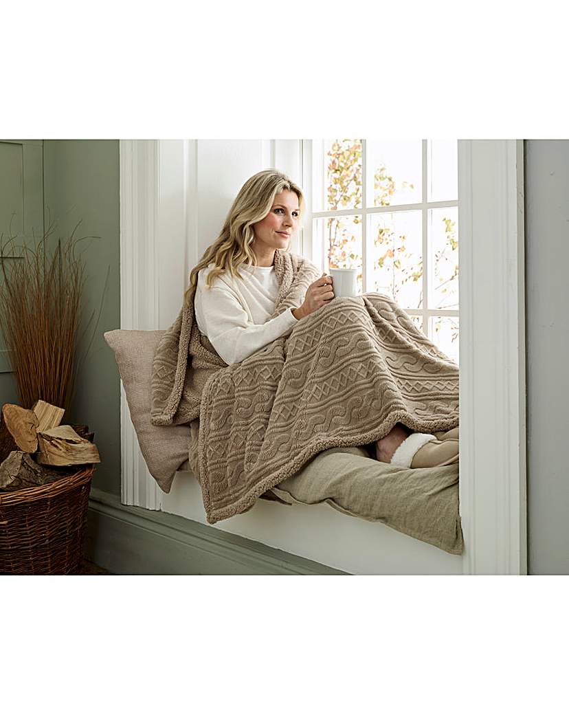 New In - Cable Knit Sherpa Heated Throw