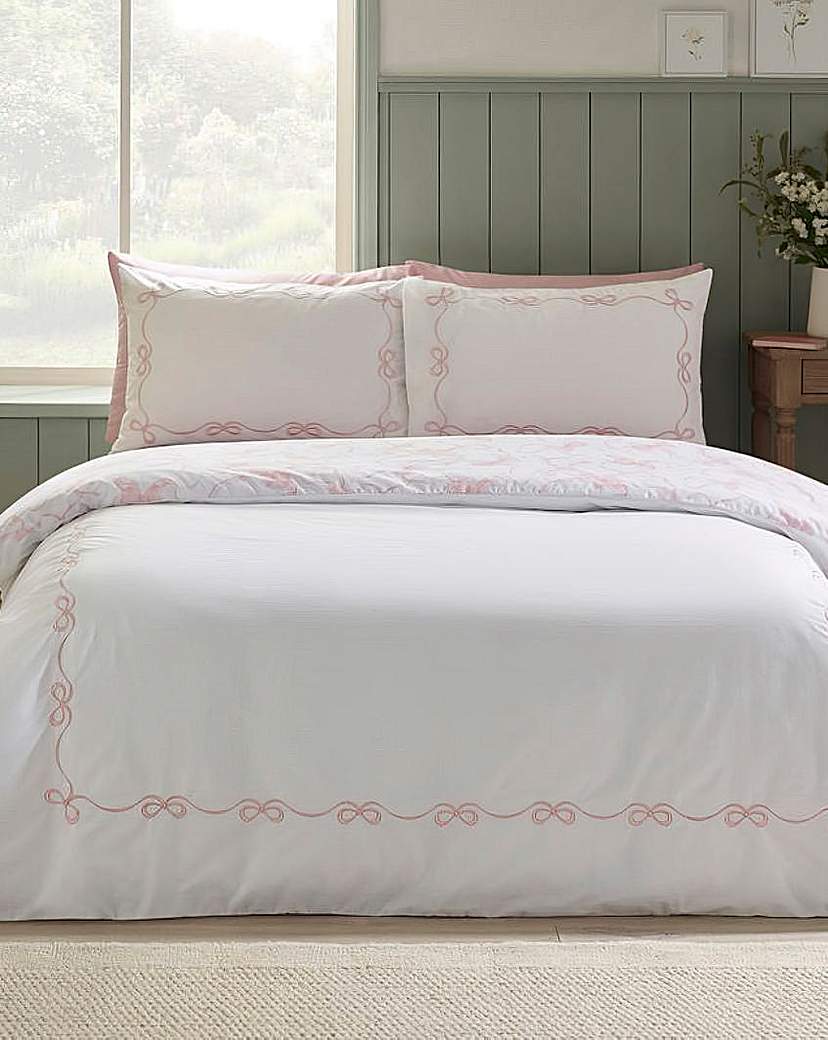 New In - Catherine Lansfield Bow Duvet Set