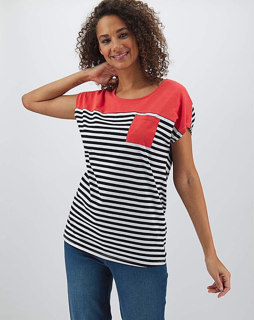Image of Block Stripe Curved Hem Pocket T Shirt