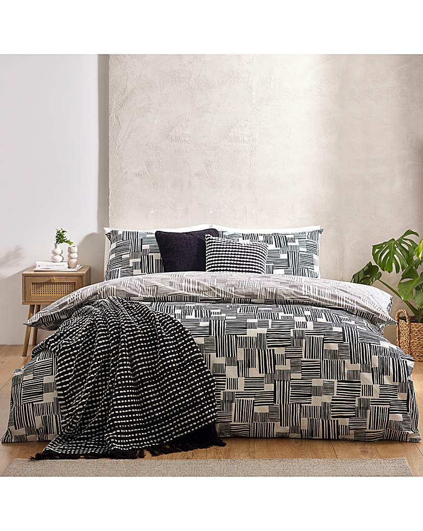 New In - Catherine Lansfield Blocks Duvet Set