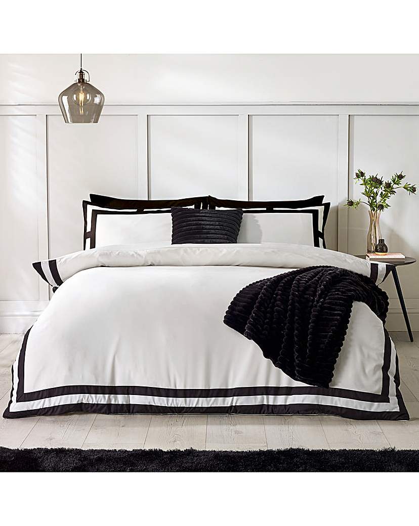 Catherine Lansfield Mono Panel Duvet Set