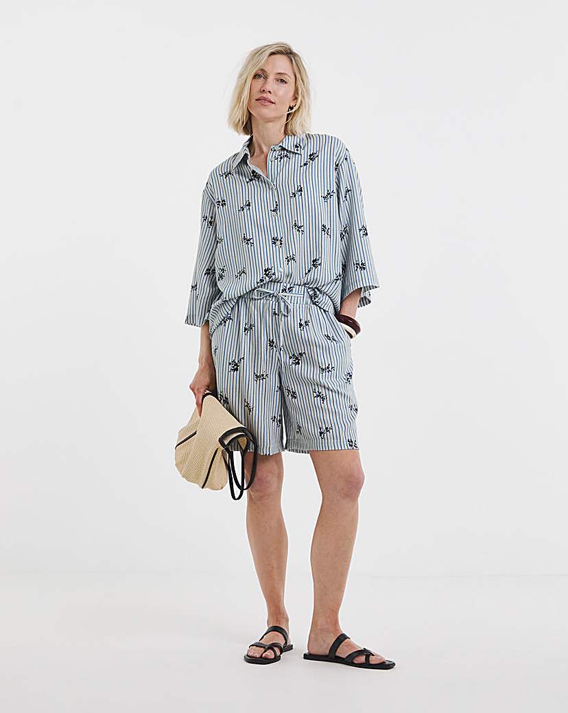 Stripe Print Linen Mix Shorts