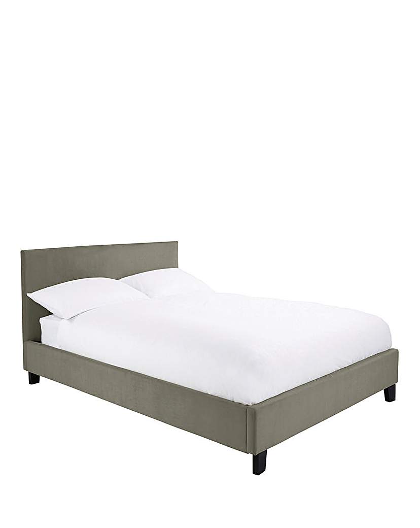 Hayden Velvet Bed with Quilted Mattress