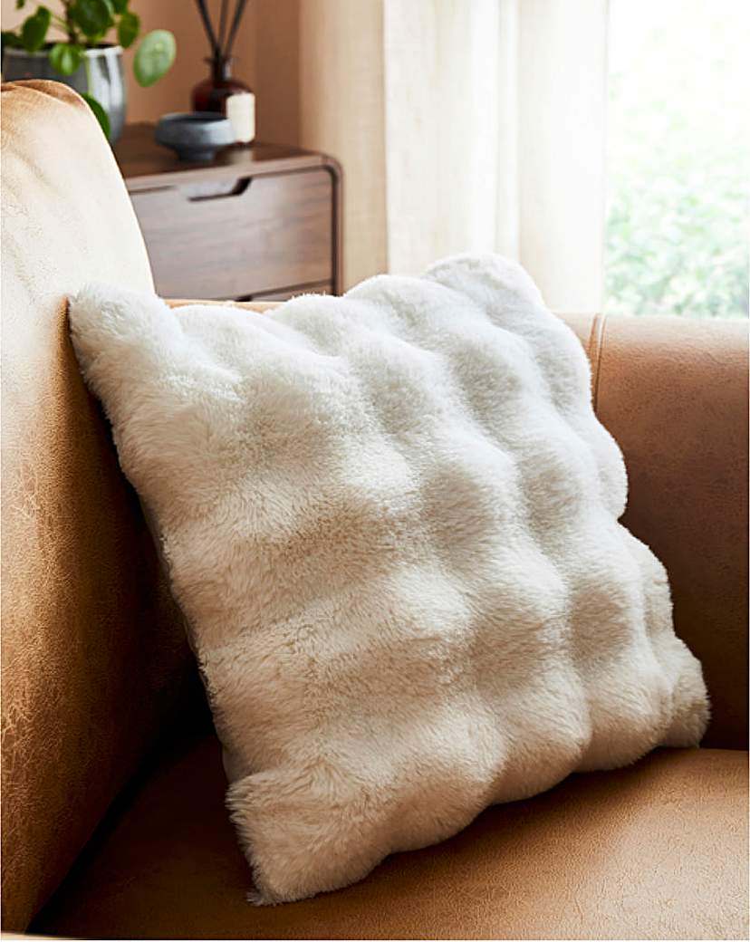 New In - Bubble Faux Fur Cushion - Ivory