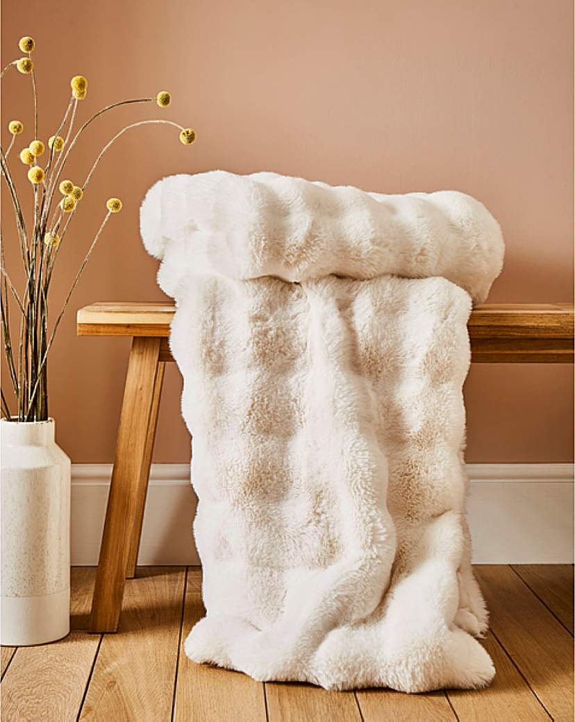 New In - Bubble Faux Fur Throw