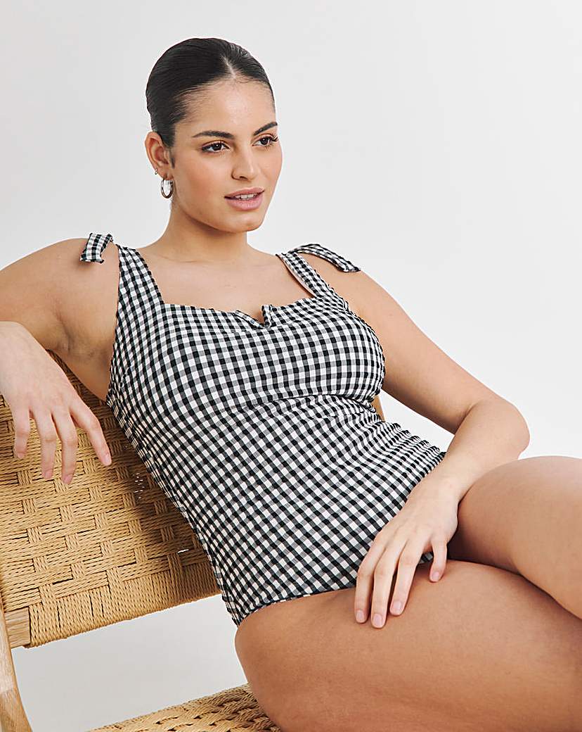 MAGISCULPT Contour Me Swimsuit