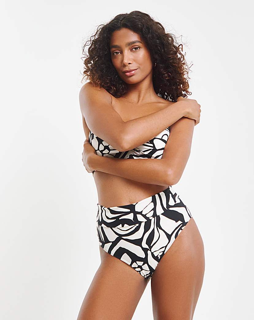 New In - MAGISCULPT Twist Front Bikini Top