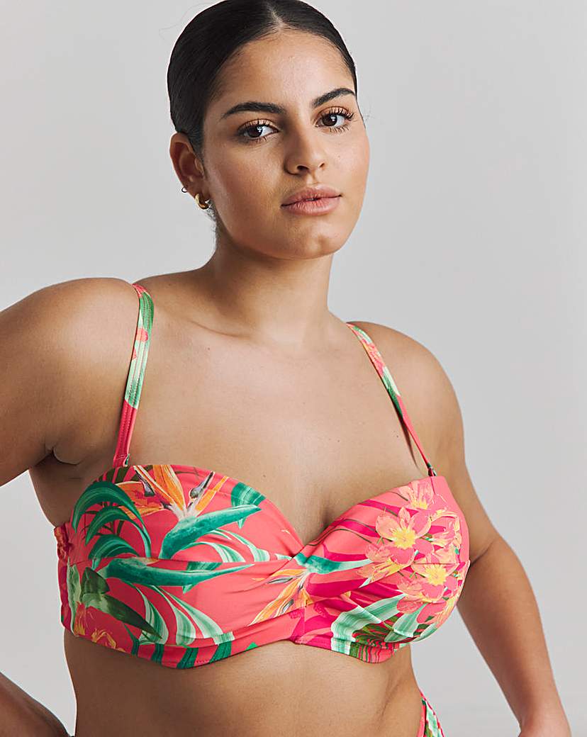 MAGISCULPT Twist Front Bikini Top