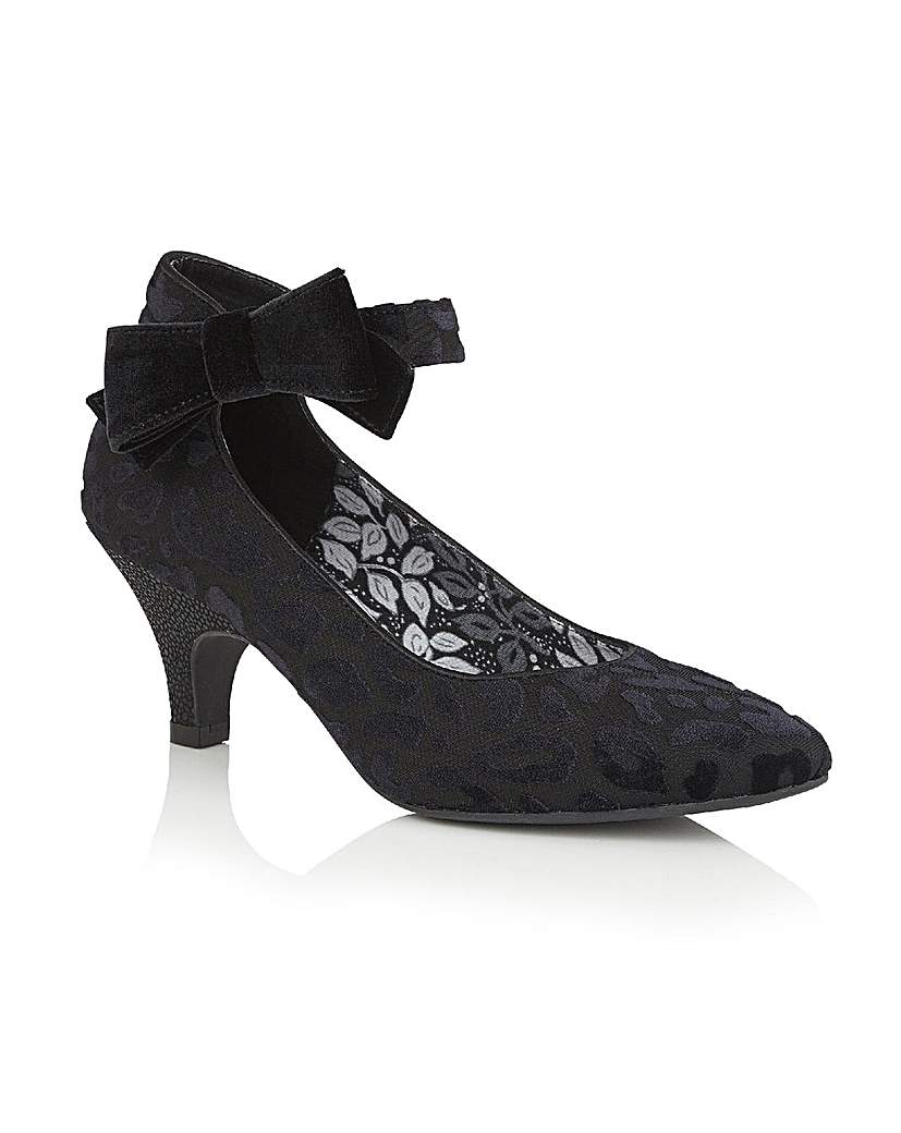 shoes for 50s style dress
