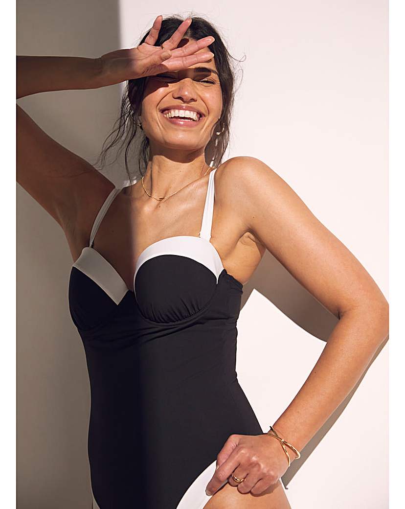 MAGISCULPT Bandeau Swimsuit