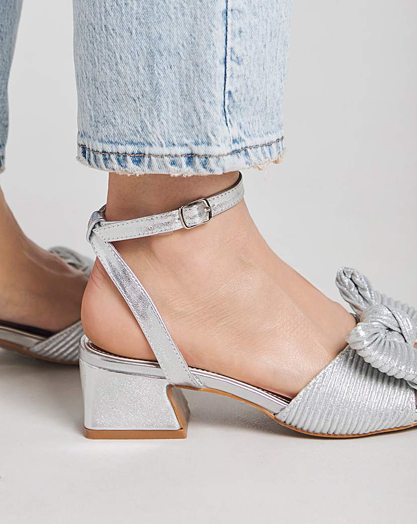 Plisse Bow Low Heel Sandal Ex Wide