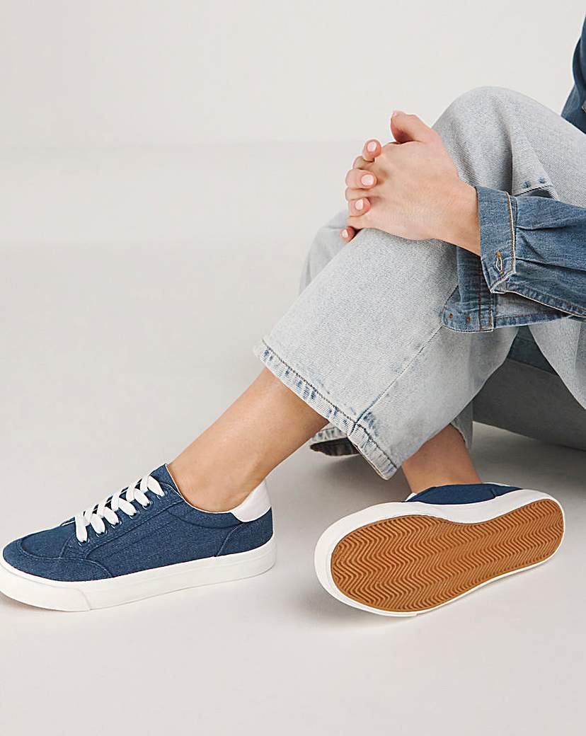 Classic Lace Up Trainer Wide