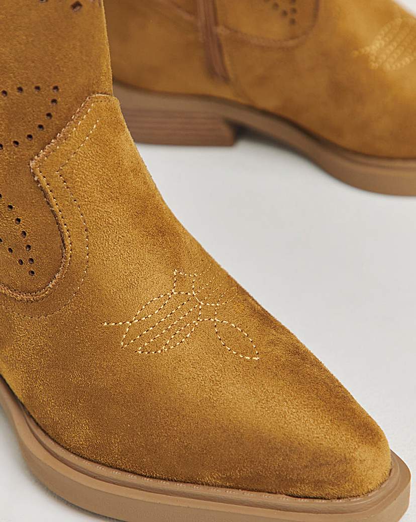 Laser Cut Western Boot Wide