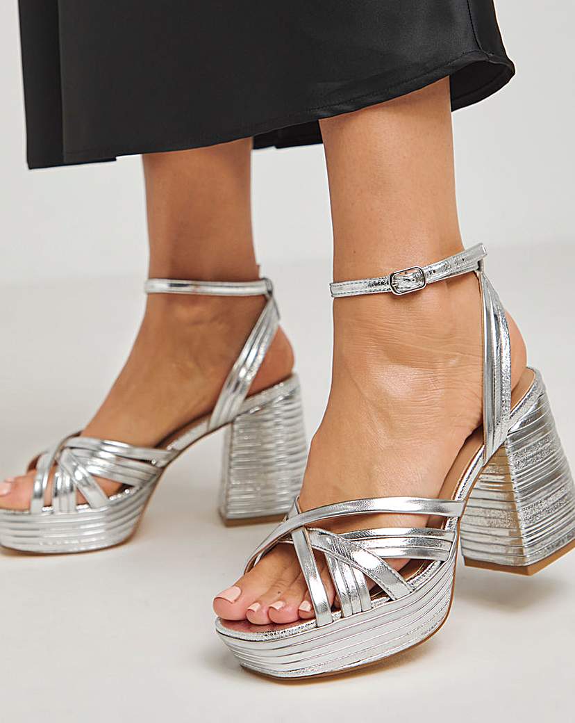 Feature Platform Heel Wide