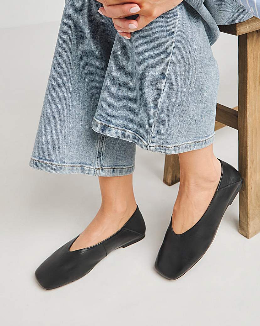 Soft Leather High Cut Ballerina Wide