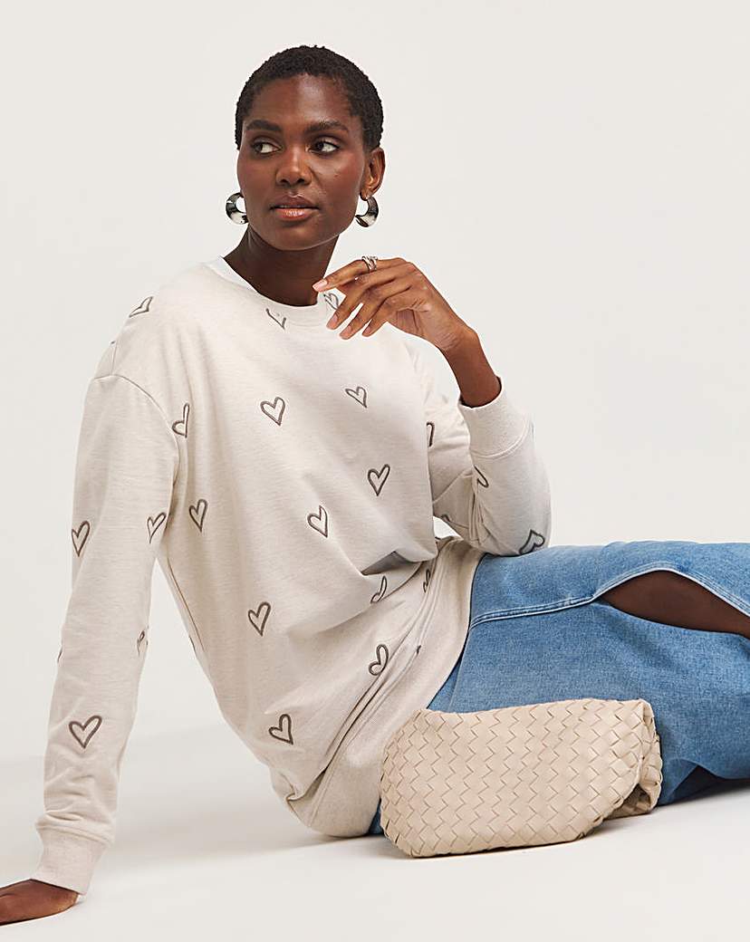 Outline Heart Embroidered Sweatshirt