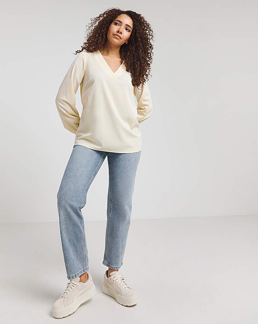 Buttermilk V Neck Long Sleeve Boxy Top