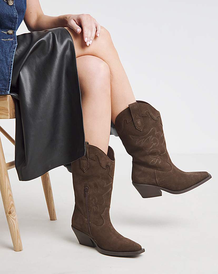 New In - Embroidered Calf Western Boot Wide S