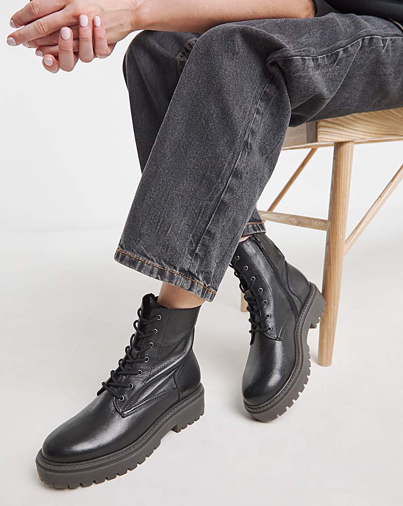 New In - Chunky Lace Up Boot Wide