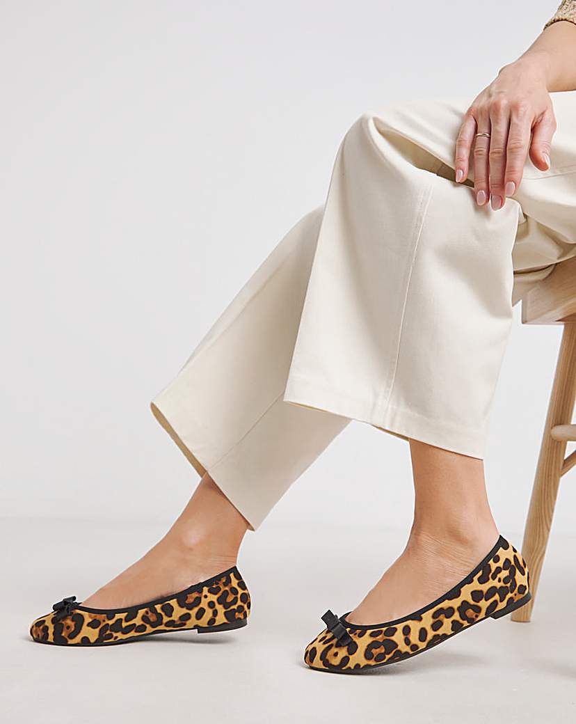 Classic Ballerina Bow Shoe Wide