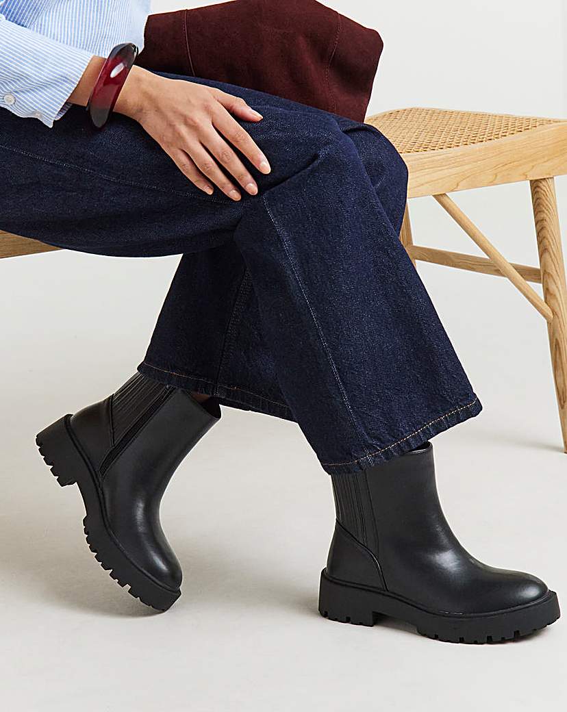 New In - Hidden Gusset Chelsea Boot Extra Wide