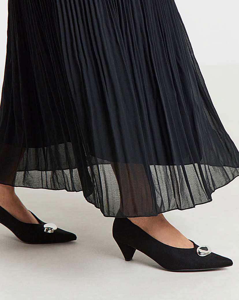 New In - High Cut Court Shoe Trim Extra Wide