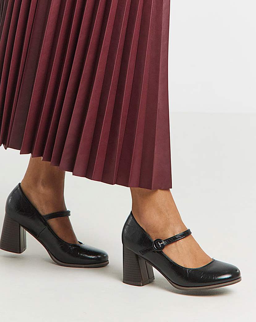 New In - Mary Jane Vintage Platorm Ex Wide