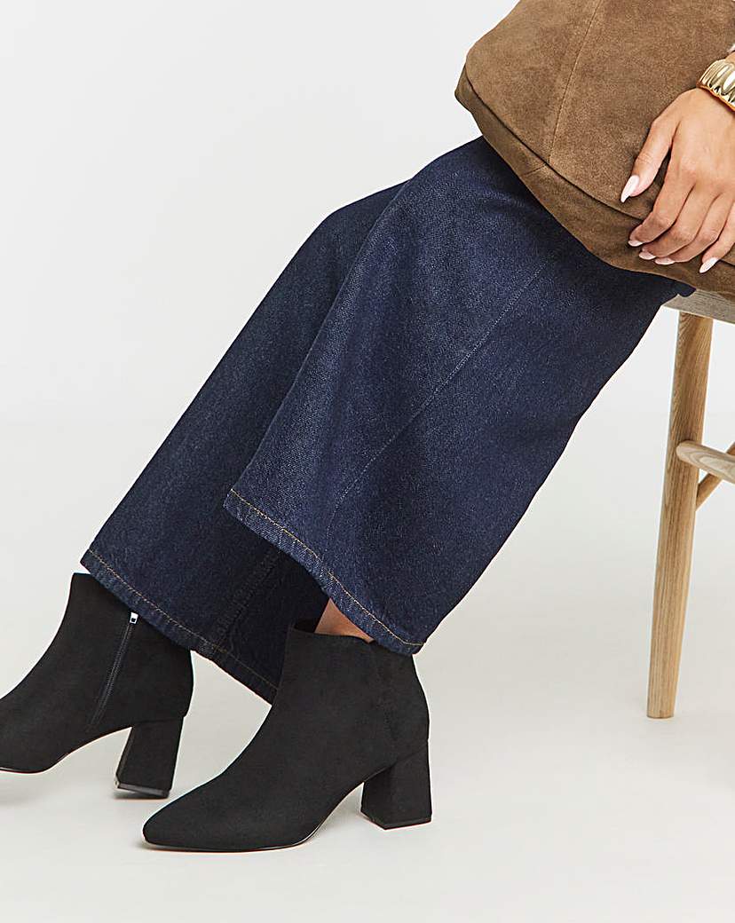 New In - Point Ankle Boot Block Heel Ex Wide