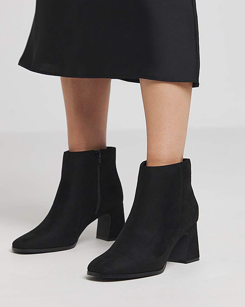 Block Heel Low Cut Boots Wide