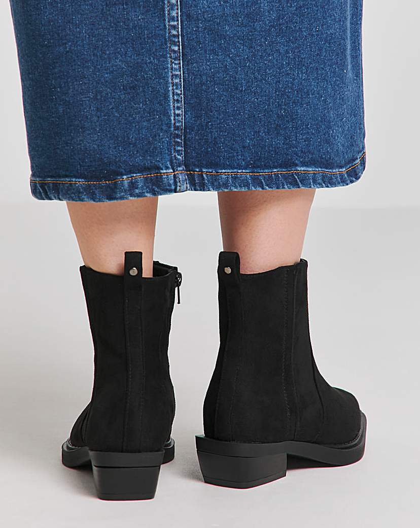 Secret Stretch Seam Western Boots Wide