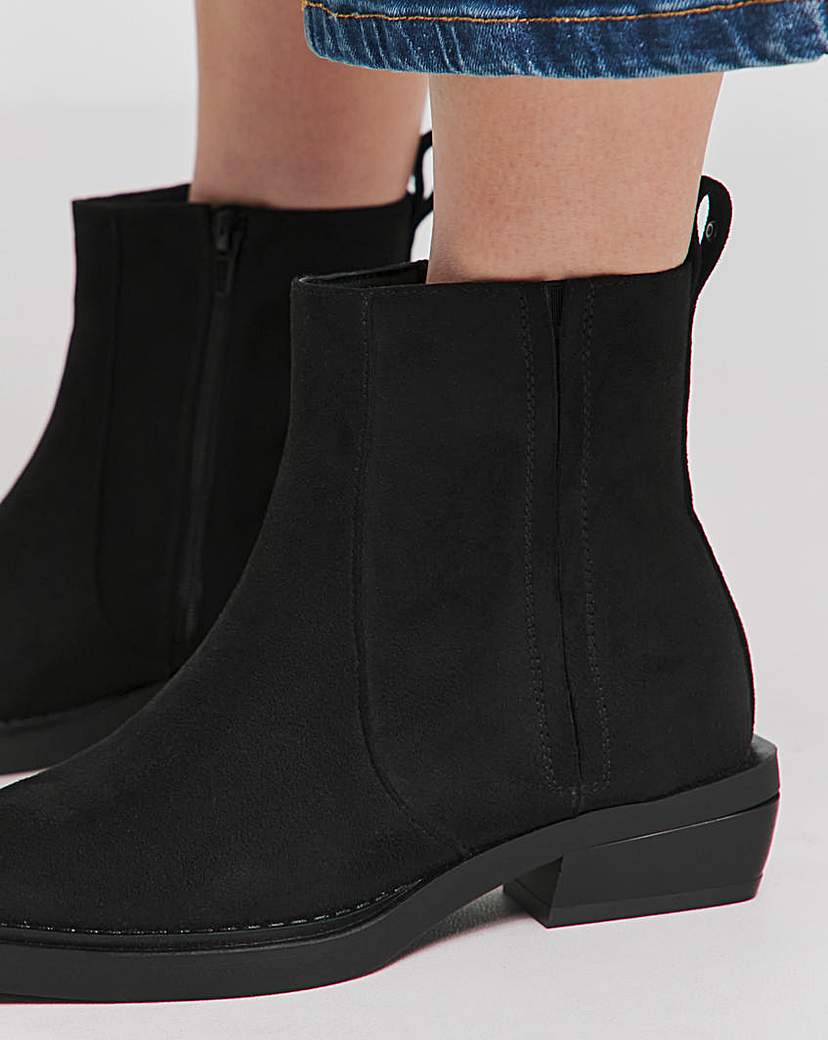 Secret Stretch Seam Western Boots Wide