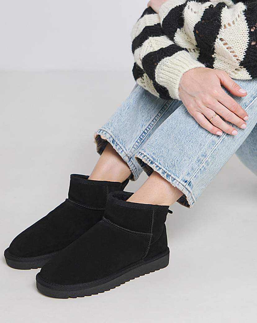 Low Cut Warm Lined Boot Wide