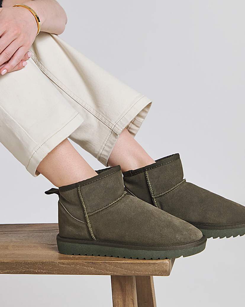 Low Cut Warm Lined Boot Wide