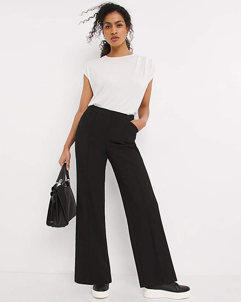 MAGISCULPT Wide Leg Trousers Short