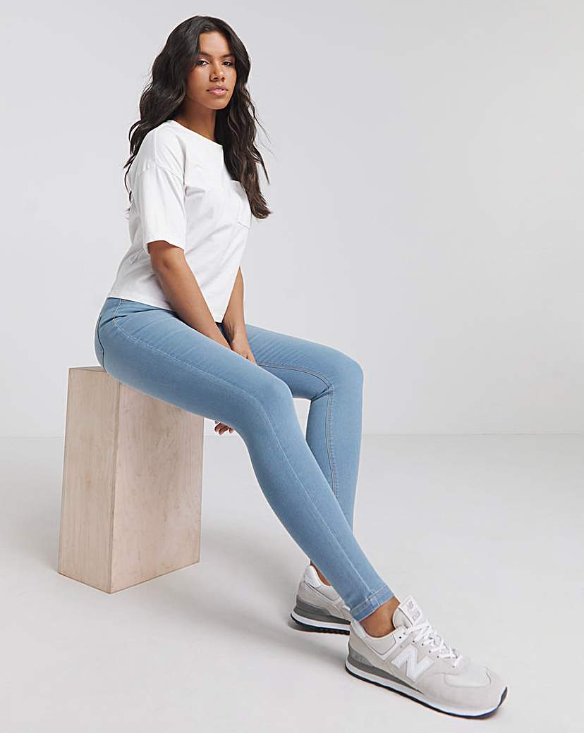 Light Wash Skinny Pull On Jegging - Light Wash