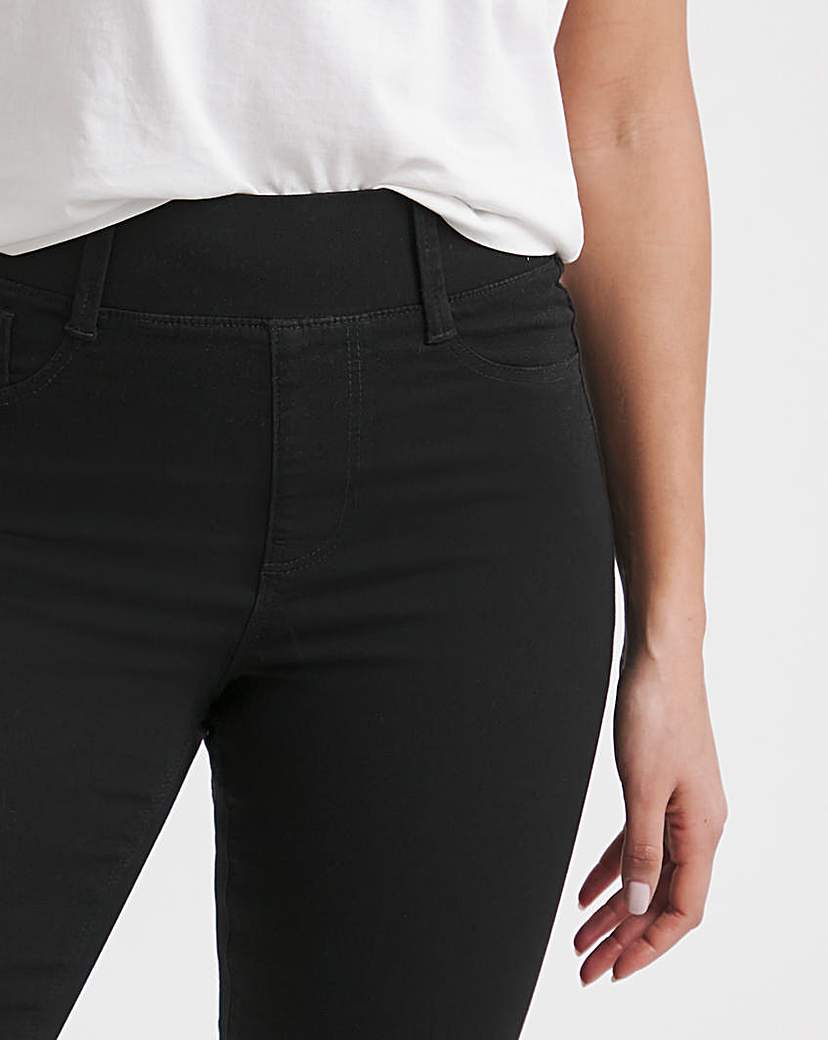 Black Flared Pull On Jeggings