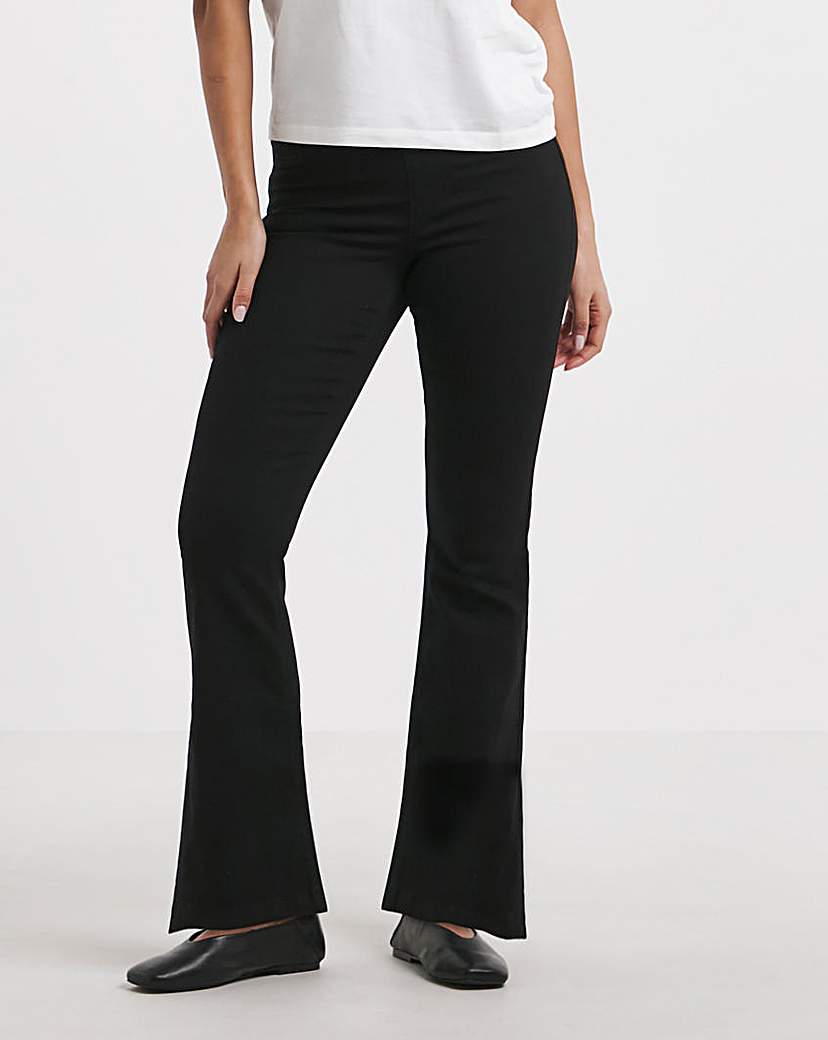 Black Flared Pull On Jeggings