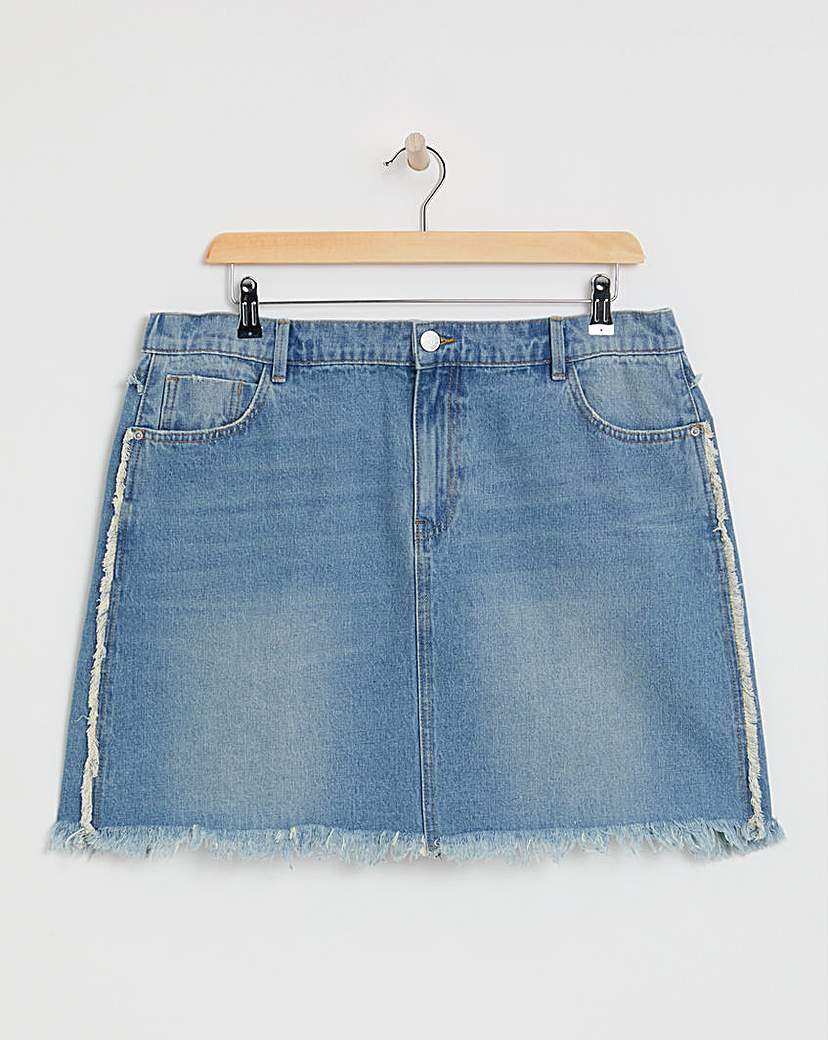 Light Wash Frayed Hem Denim Mini Skirt